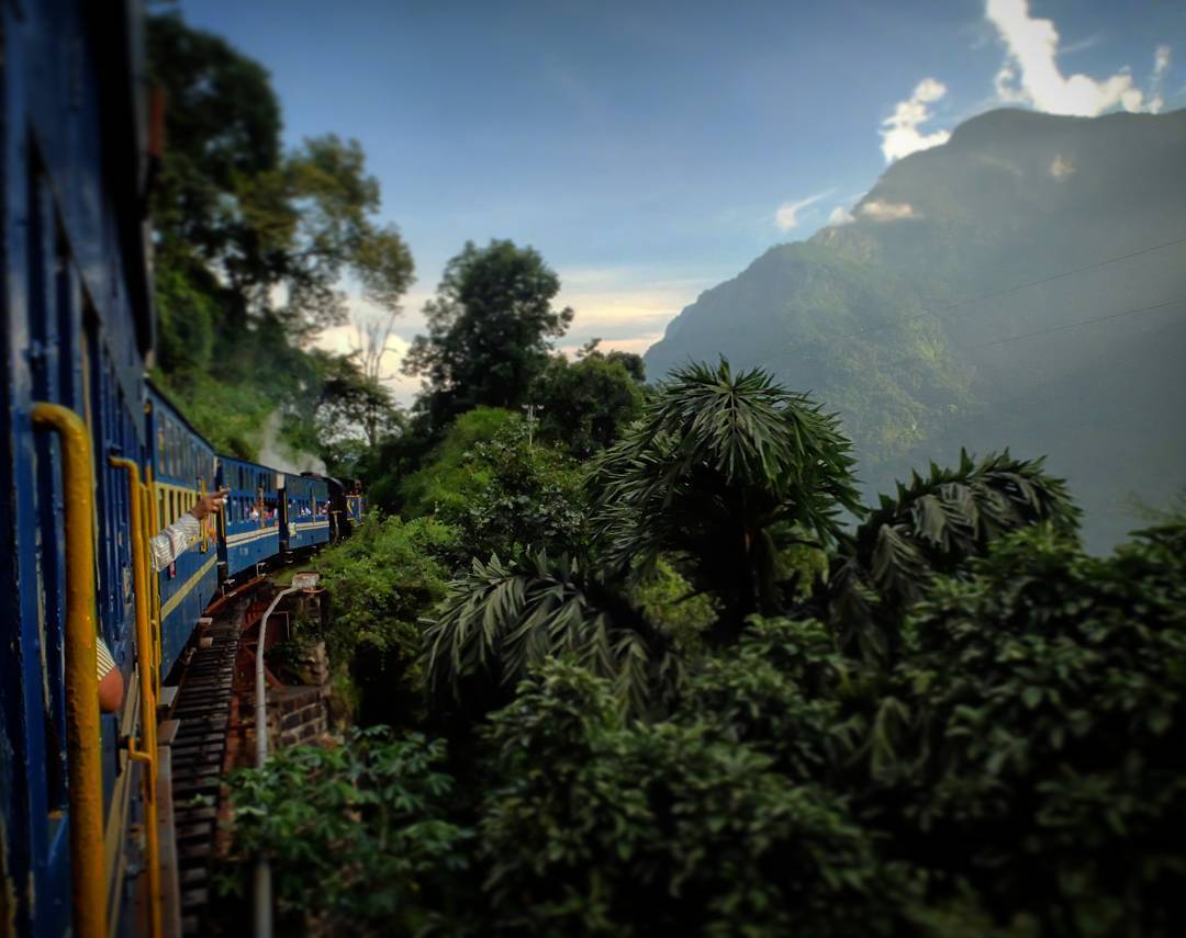 The ooty express, one of the last toy train of india (en Ooty, India)